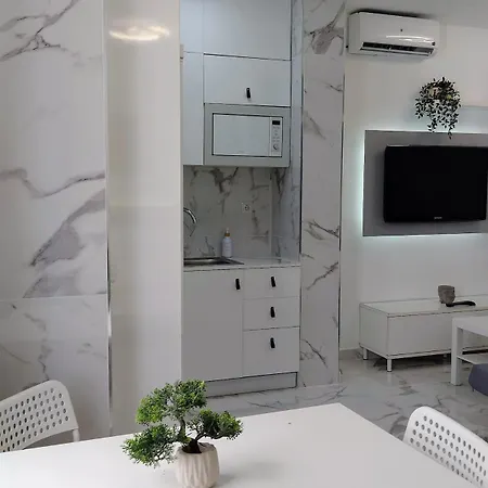 Modern In Downtown Torremolinos, Close To The Torremolinos