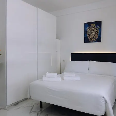 Modern In Downtown Torremolinos, Close To The Apartmán Torremolinos