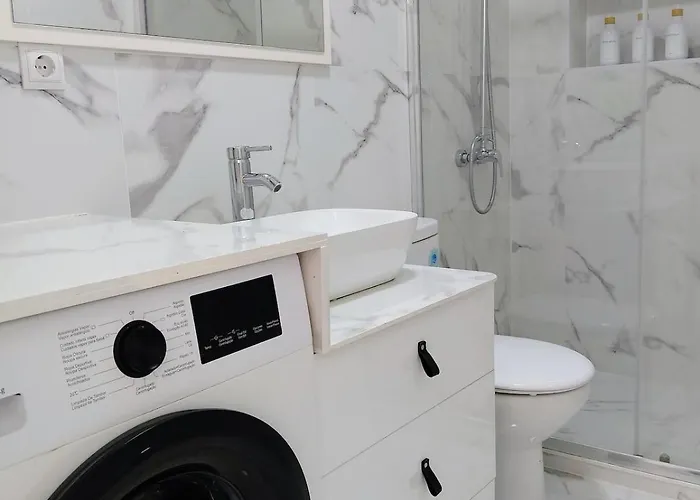 Apartamento Modern In Downtown Torremolinos, Close To The Torremolinos